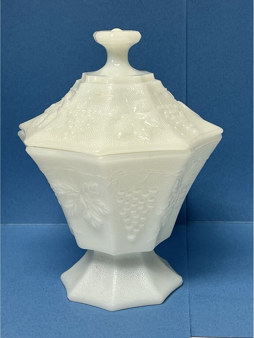 Vintage Anchor Hocking Milk Glass Compote Pedestal Dish with Lid – Harvest Grape